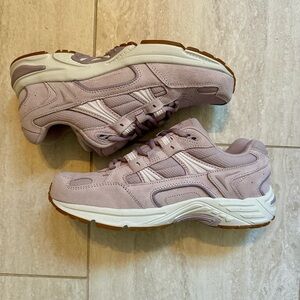 Vionic Women’s Athletic Sneaker - 7.5